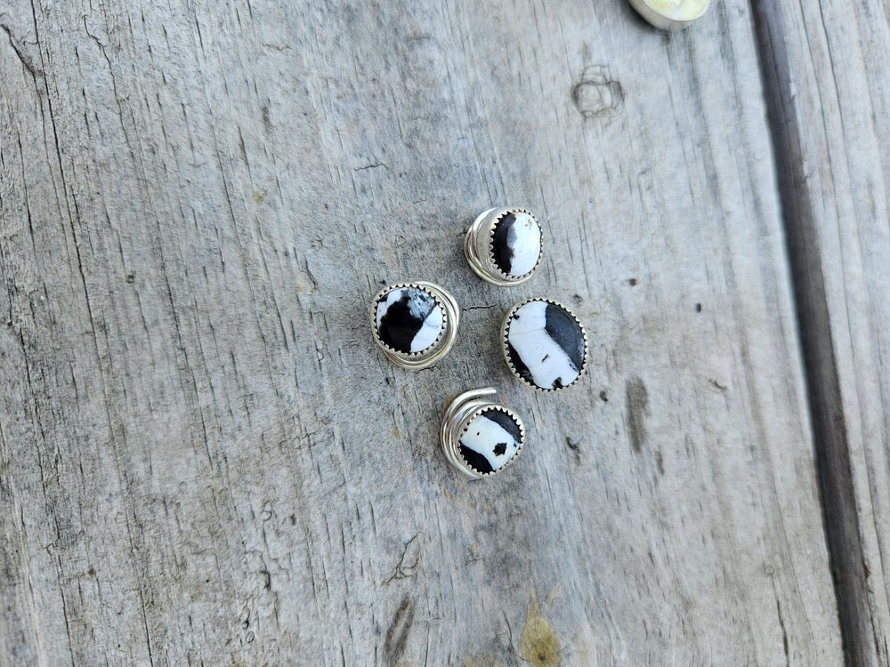 White Buffalo Hair Button Set #270