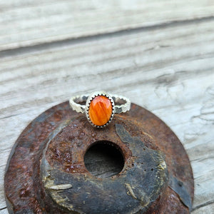 Spiny Oyster Dainty Ring Size 6