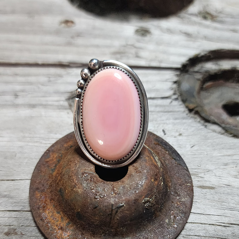 
            
                Load image into Gallery viewer, Statement Pink Conch Size 9.5 #794
            
        